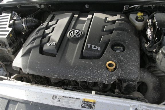 Hlavním důvodem, proč Amarok dostal upravený motor z Audi Q7 je fakt, že tento splňuje emisní normu Euro 6, zatímco naftový dvoulitr plnil pouze Euro 5.