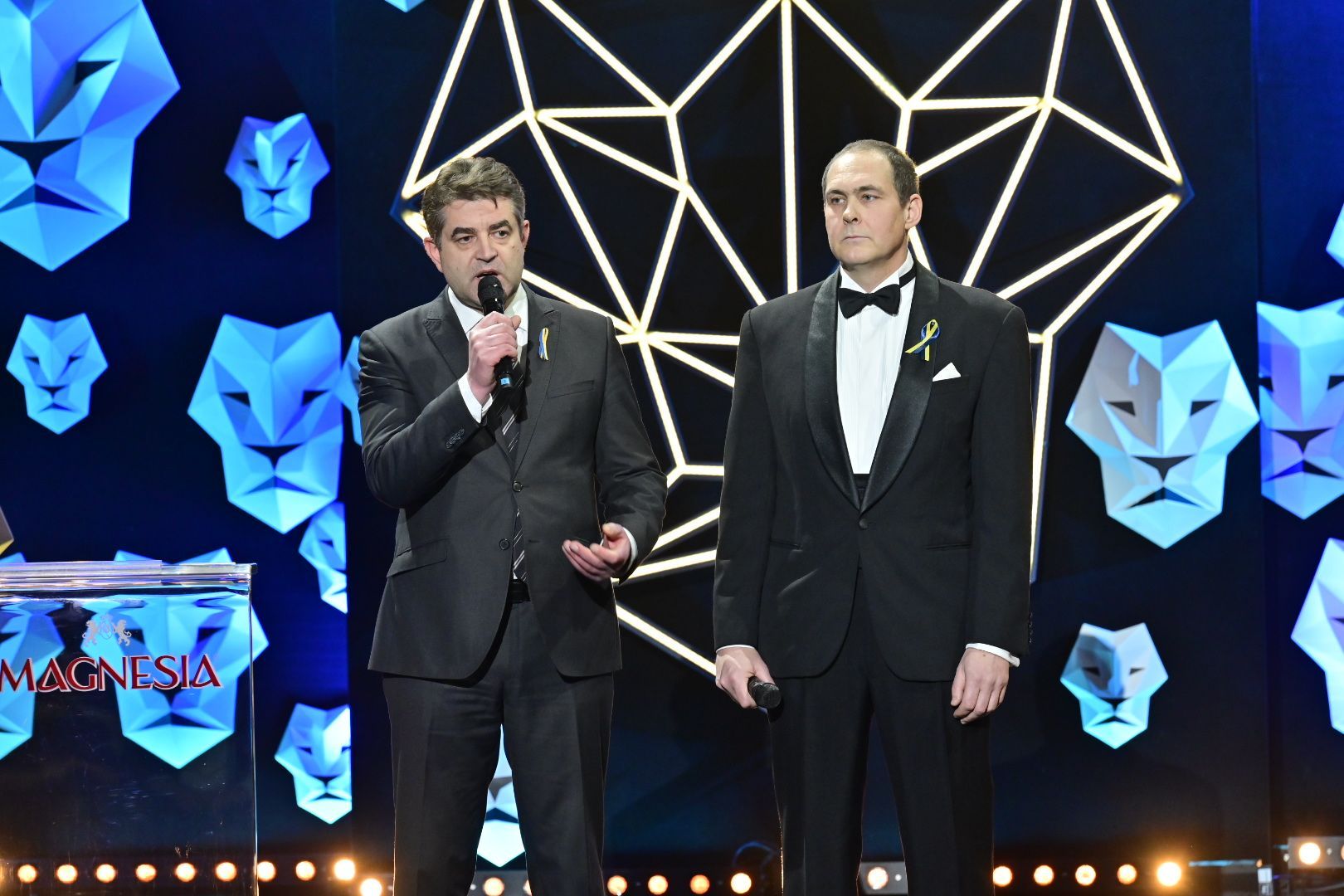 Český lev, Jevhen Perebyjnis, Jan Pergler