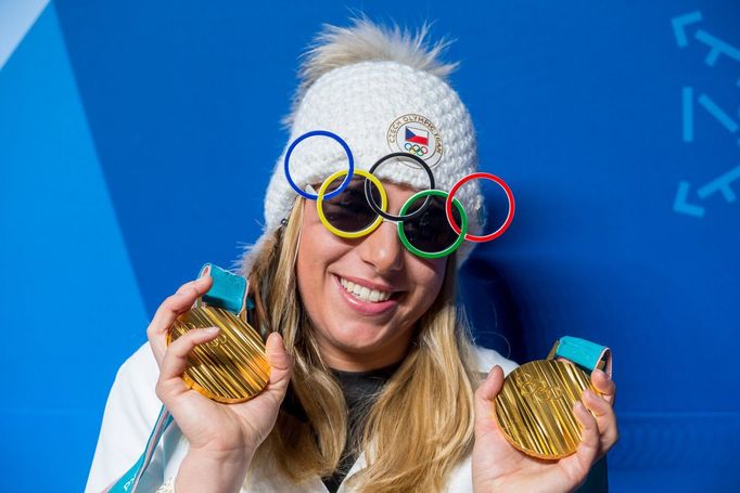 Ester Ledecká při tiskové konferenci v Pchjongčchangu během ZOH 2018.