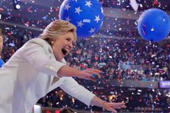 Clintonová podle průzkumu zvyšuje náskok před Trumpem, aktuálně vede o sedm procent