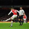 Arsenal-Manch. City: Theo Walcott dává gól na 1:0