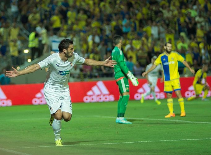 LM, Maccabi Tel Aviv-Plzeň: radost Plzně (Aidin Mahmutovič)