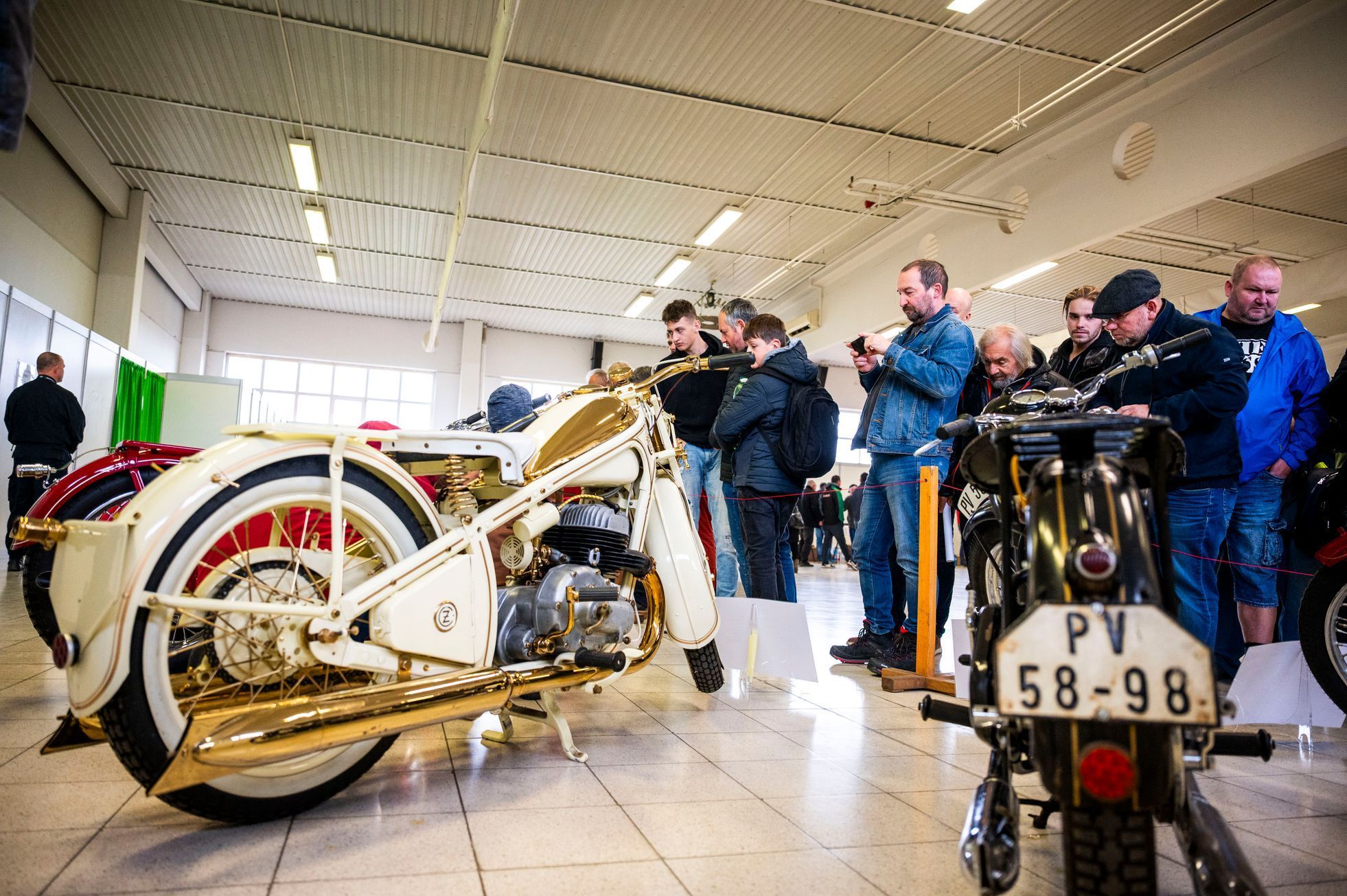 Aukce a burza Retro Garáž listopad 2025