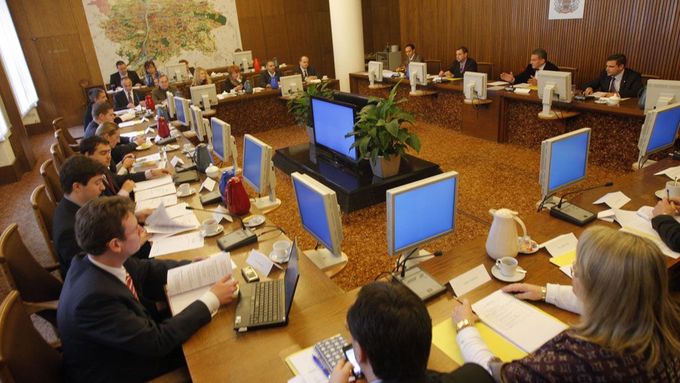 Noví pražští radní na svém prvním zasedání