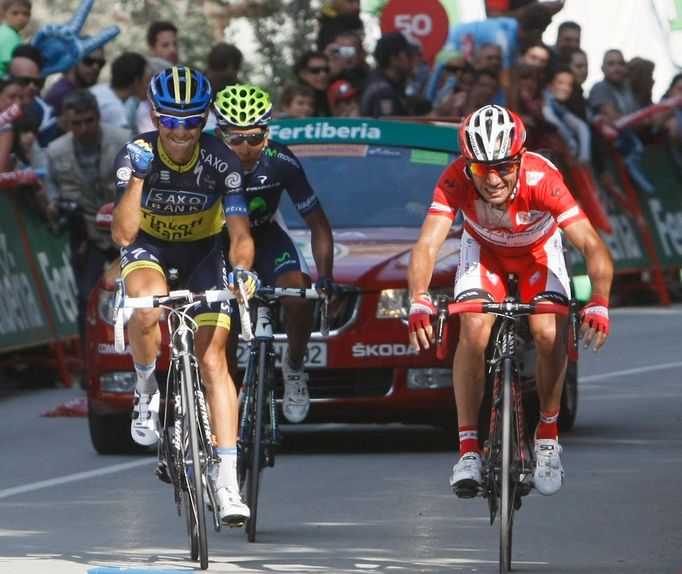 Španělský cyklista Joaquim "Purito" Rodriguez (vpravo) a Jesus Hernandez během 17. etapy španělské Vuelty 2012.