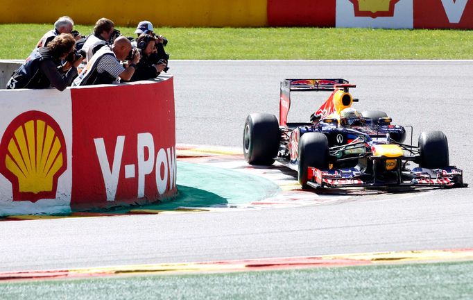 Jezdec F1 Sebastien Vettel z Red Bullu během kvalifikace Velké ceny Belgie 2012.