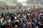 Evropská hráz "zabírá": uprchlíků ubylo