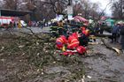Z pádu stromu ve Zlíně viní policie tři muže z radnice