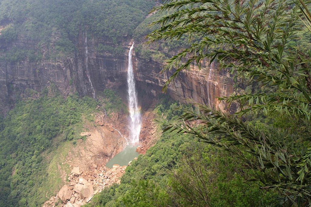Obrazem: Nejkrásnější vodopády světa / Nohkalikai Falls