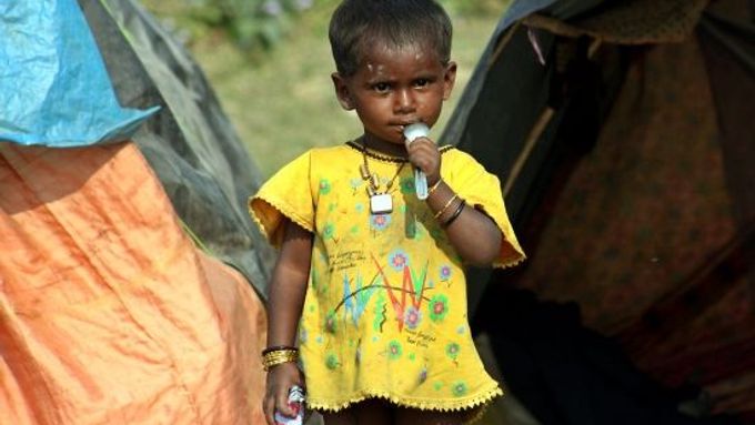 V Indii je určování pohlaví plodu a lékařské ukončování těhotenství na základě zjištěného pohlaví plodu nezákonné od roku 1994.
