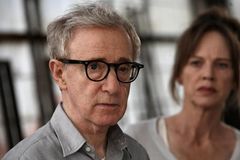 Adoptivní dcera obvinila Woodyho Allena ze zneužívání