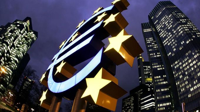 Oznámený nákup dluhopisů ze strany ECB prozatím zabírá, úroky šly dolů.