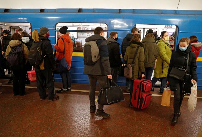 Kyjevské metro po začátku ruského útoku na Ukrajinu.