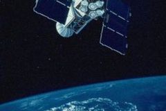 Vědci diskutují, zda má smysl zničit splašenou družici