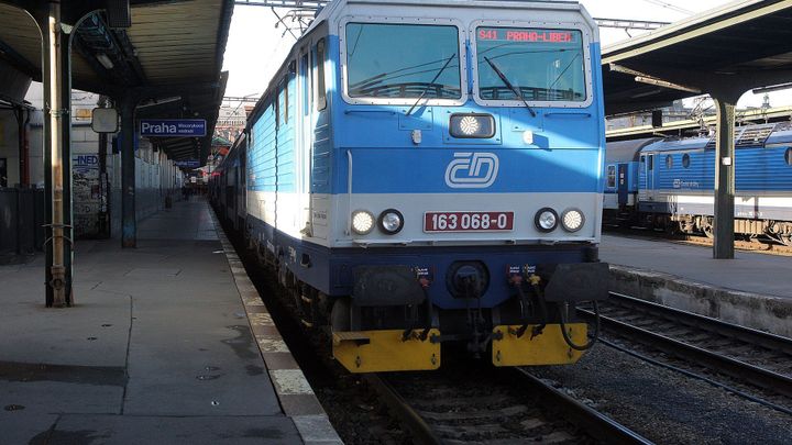 Vlaky z Brna do Prahy mají zpoždění. Po střetu s rychlíkem zemřel na Tišnovsku člověk; Zdroj foto: Ludvík Hradilek