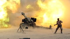 Irácké dělostřelectvo pálí na Fallúdžu.