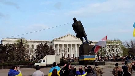 Další Lenin padl
