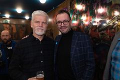Pavel dříve mluvil rozvláčně, lidé ho nechápali. Stručnost mu sluší, říká jeho mentor