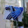 Poloautomatiční střelci protestují před Žofínem