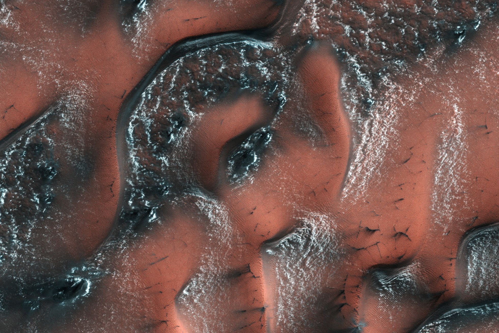 Povrch Marsu. Snímky, které pořídila během průzkumu americká NASA