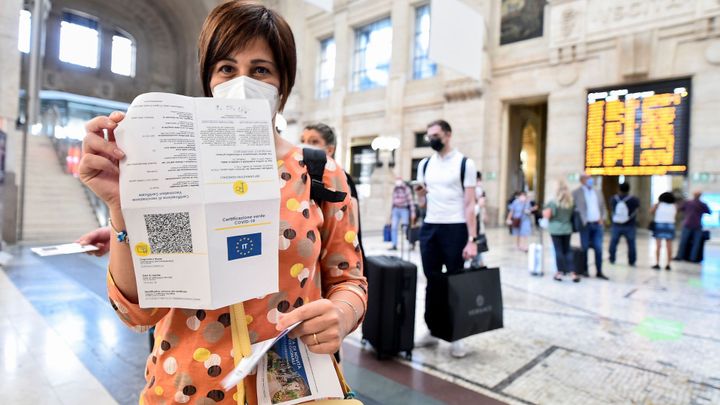 Itálie jako první v Evropě zavádí povinné covidové pasy pro zaměstnance; Zdroj foto: Reuters