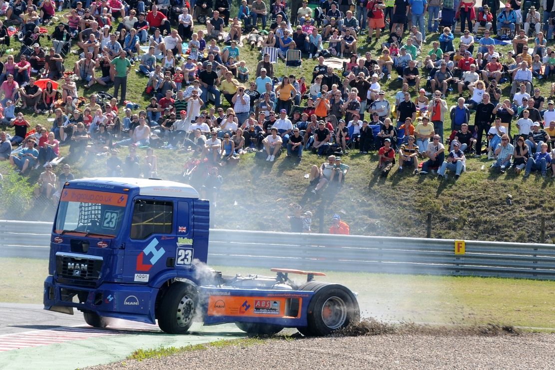 ME tahačů v Mostě: trucky