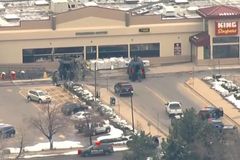Střelec v obchodě v Coloradu zabil deset lidí, mezi oběťmi je i policista