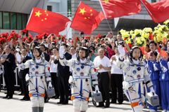 Čína chystá další let do kosmu, znovu vyšle i ženu