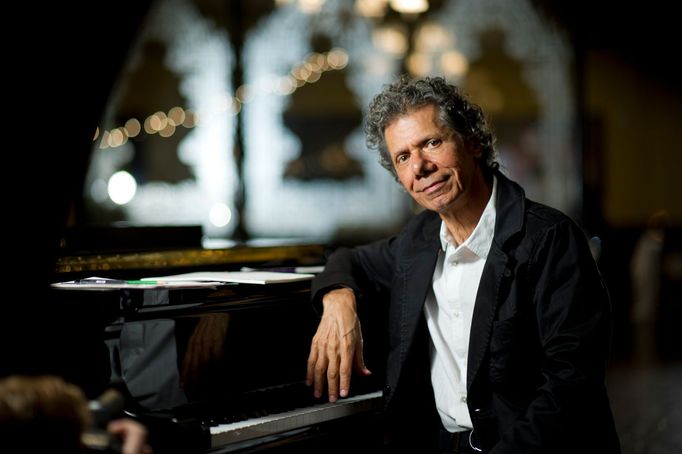 Chick Corea vloni s triem koncertoval v Brně, tamtéž dříve vystoupil po boku Bobbyho McFerrina.