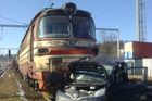 Dvě nehody na přejezdech zastavily provoz na železnici