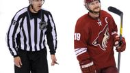 SHANE DOAN (41 let) - Jednadvacet sezon, nepřetržitě. Tak dlouho Shane Doan spojil svou kariéru s týmem z Phoenixu, byl legendou klubu i jeho kapitánem. Chtěl zůstat, Coyotes se ale vydali jiným směrem a opomenutí největšího hráče v jejich historii bylo šokem. Co dál? Doan chce hrát ještě jednu sezonu. Žádný tým se pro něj ale nenašel.