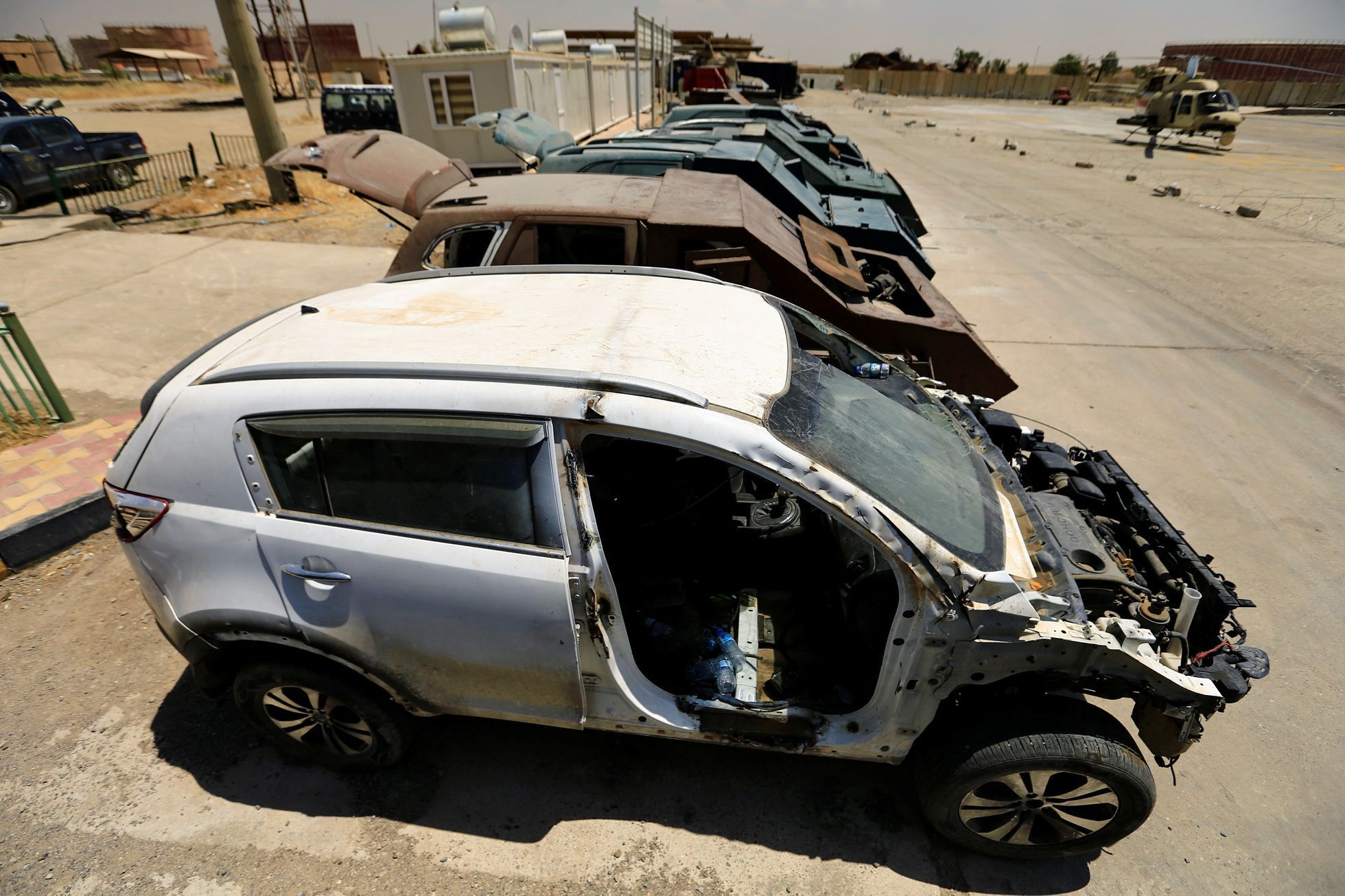 Sebevražedná auta jako z Šíleného Maxe. Největší chlouby Islámského státu