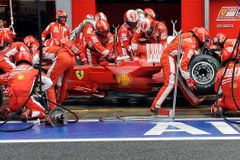 Räikkönen změnil postoj. Přislíbil další pomoc Massovi