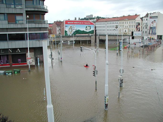 Zatopený Florenc v Praze v roce 2002.