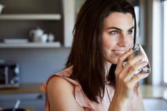 Pravda o pití v létě: Počítá se nejen voda, ale i polévka. Pozor na kávu a alkohol