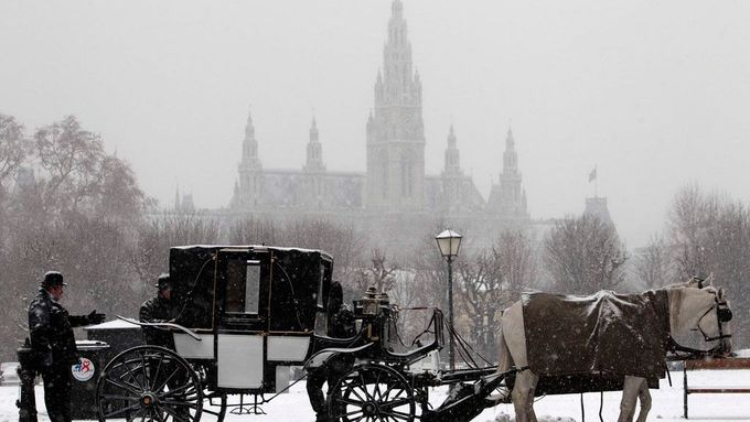 Romantická Vídeň 1. prosince: Sníh a fiakr.