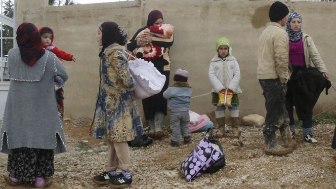 Syřané hromadně opouštějí města, v nichž se bojuje
