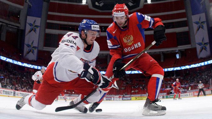 Parádní zákrok Miroslava Blaťáka v utkání KHL mezi Omskem a Jugrou