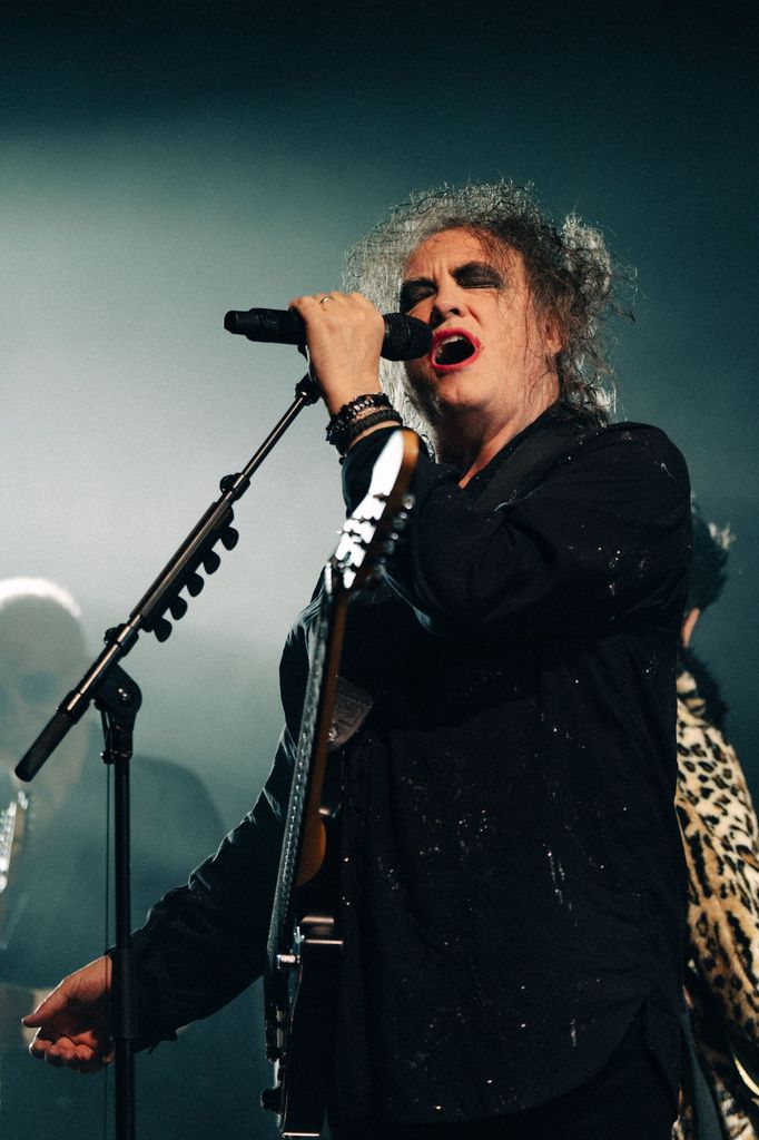 Snímek z koncertu The Cure v londýnském klubu Troxy.