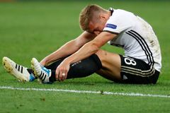 Kroos si zlomil zánártní kůstku a nejspíš přijde i o Clásico