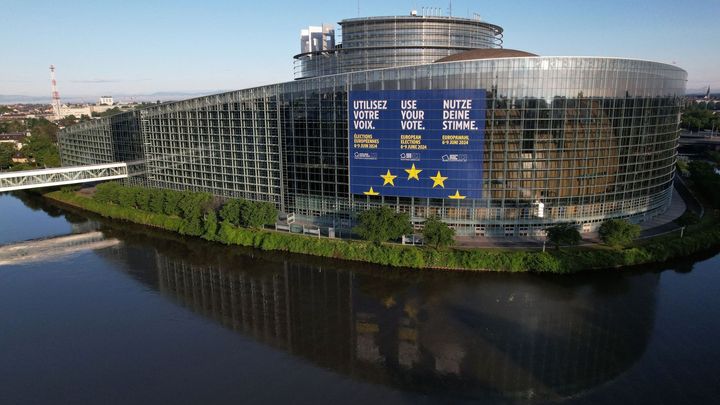Nejtransparentnější kampaň k eurovolbám mají Piráti. Nejhůře dopadla SPD s Trikolorou