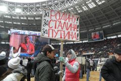 Živě z Moskvy: Za Vlast! Za Stalina! Za Putina!