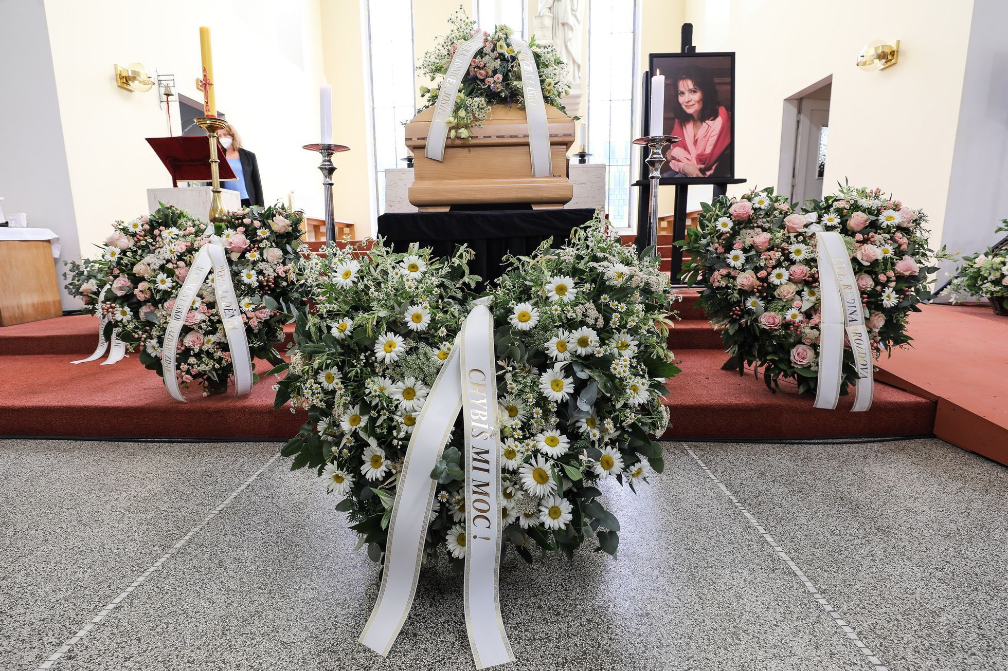 Poslední rozloučení, pohřeb, Libuše Šafrnáková