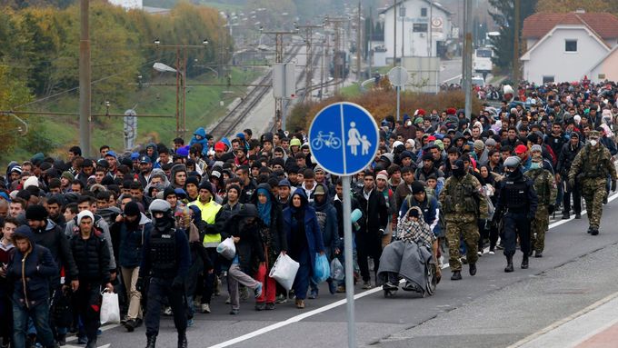 Uprchlíci na slovinské hranici.
