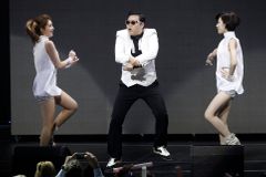 VIDEO Badmintonista slavil jako PSY. Tančil Gangnam Style