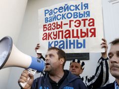 Demonstrace v Minsku proti základně.