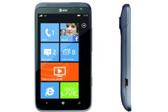 Nejlepší mobil s Windows HTC Titan II má 16 megapixelů