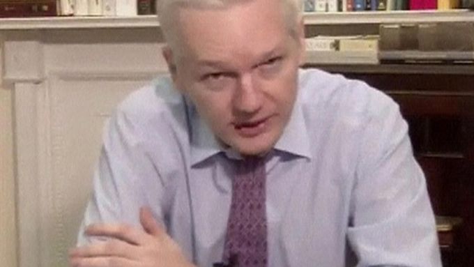 Julian Assange oslovil prostřednictvím videomostu delegáty Valného shromáždění OSN.