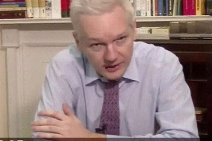 Julian Assange oslovil prostřednictvím videomostu delegáty Valného shromáždění OSN.