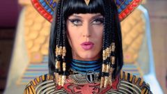 Katy Perry – Dark Horse (ft. Juicy J)